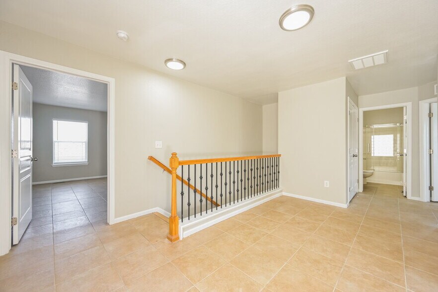 Building Photo - 4081 Delight Dr