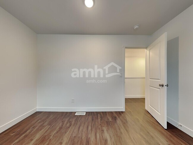 Building Photo - 7921 Selah St SW