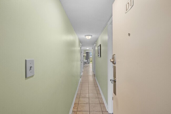 Building Photo - 203 Double Eagle Dr