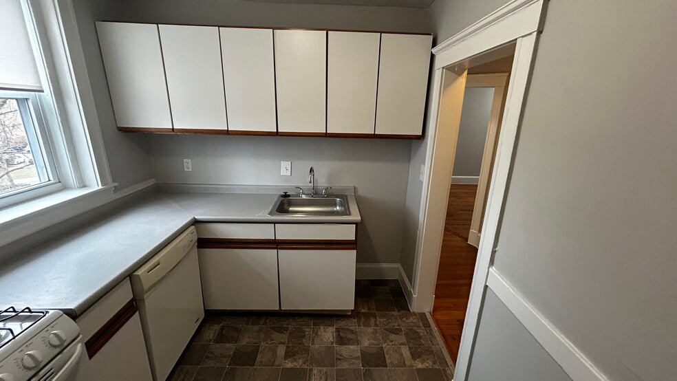 Building Photo - 30 Russell St