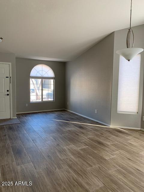 Building Photo - 1373 W Kesler Ln