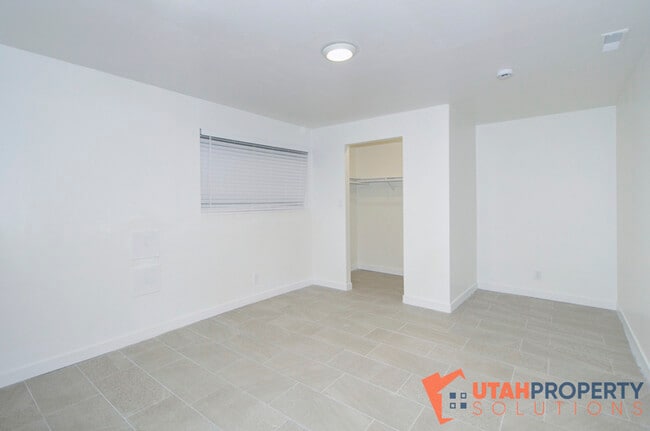 Building Photo - 1048 Pineridge Rd