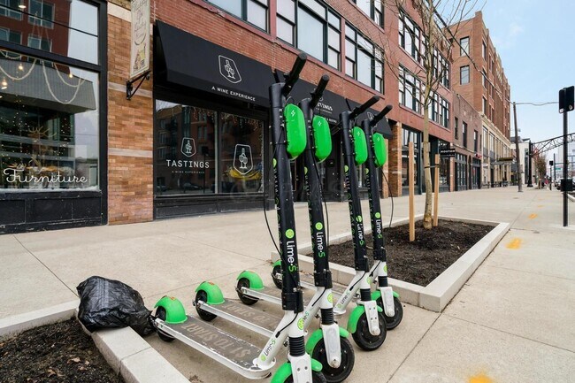 Building Photo - 1145 N High St