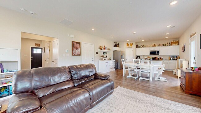 Building Photo - Towne Lakes Subdivision - Opelika