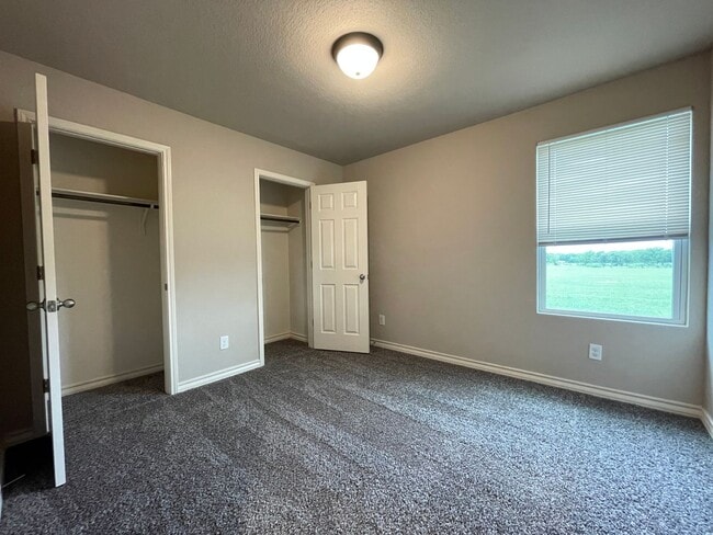 Building Photo - Townhome for rent