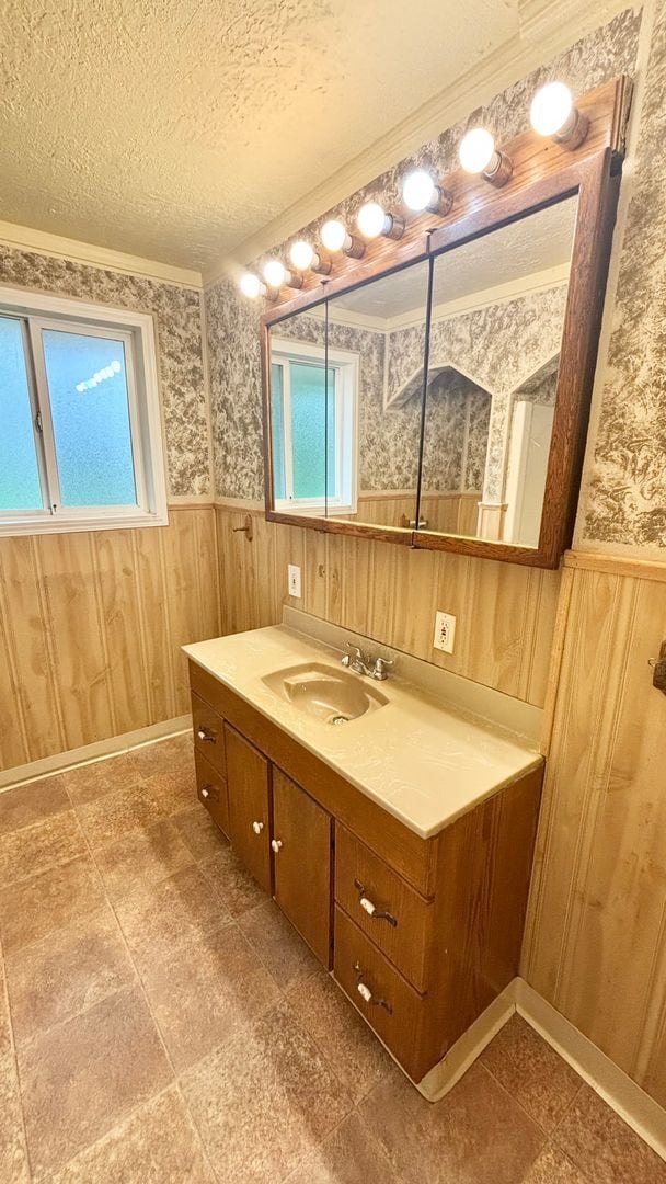 Building Photo - 1/2 Month Free - Charming Single-Level Home with Spacious Yard & Easy Portland Access