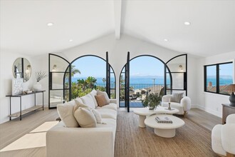 Building Photo - Completely Remodeled, Custom 4BR3.5BA Hilltop Home w/ Incredible Panoramic Ocean/Whitewater/Coast...