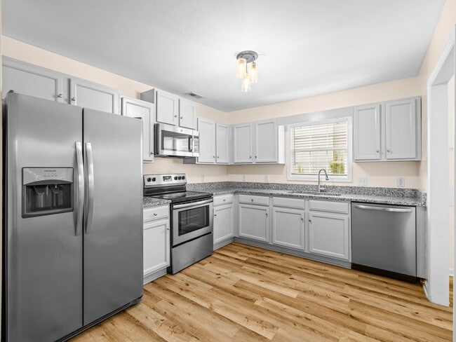 Building Photo - Aragona Village