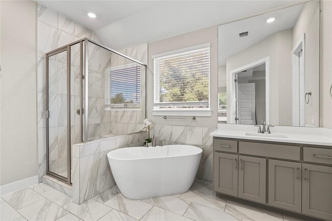 Building Photo - 533 Mallow Rd