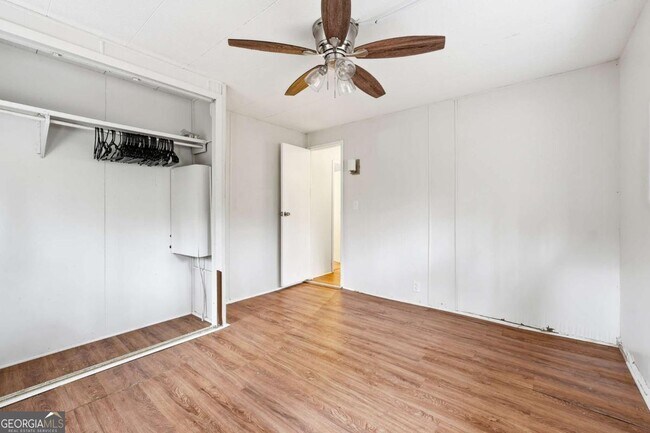 Building Photo - 3831 King Dr