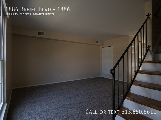 Building Photo - 1886 S Breiel Blvd