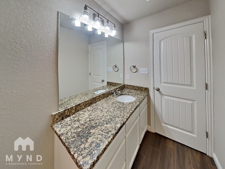 Building Photo - 708 Rolling Terrace Cir