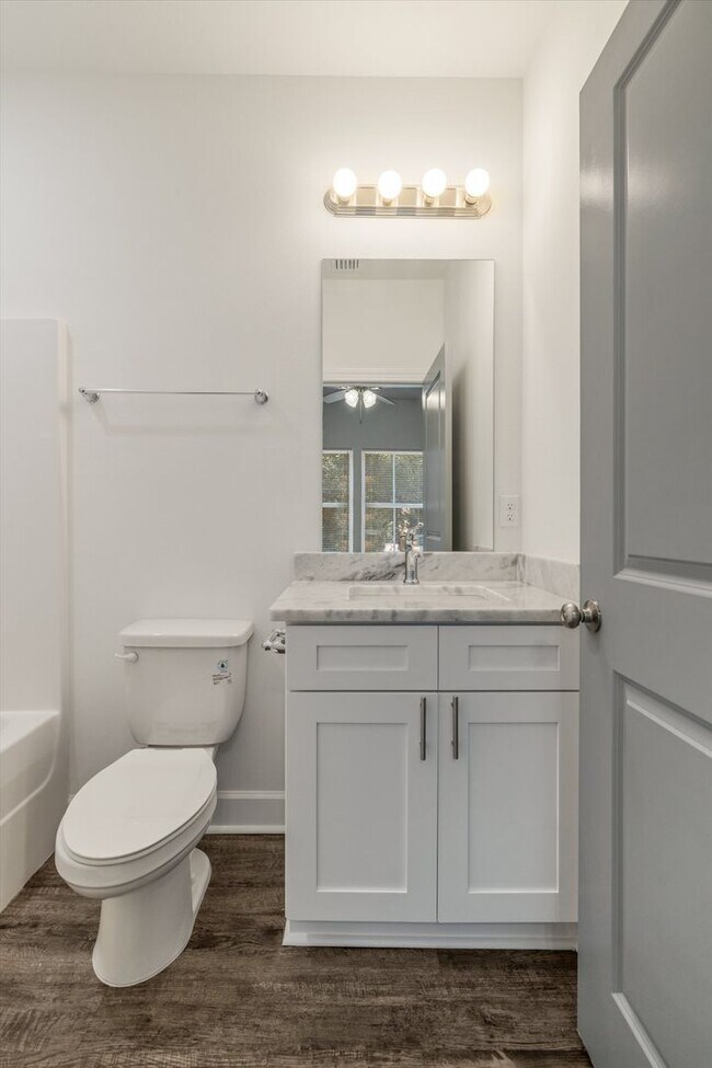 Building Photo - 5/5.5 Townhomes, Built 2024, Walk to stadium! Available August 2026!