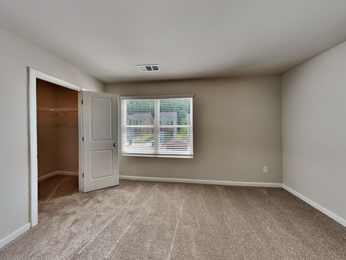 Building Photo - 2129 Belmont Cir NE