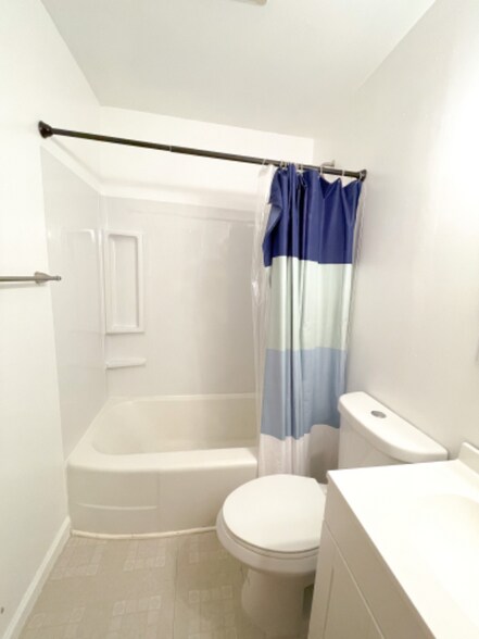 Building Photo - 7112 NW 45th St