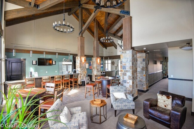 Building Photo - Bright, Spacious & Full of Charm Inside an...