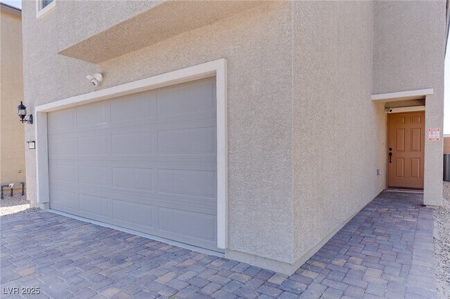 Building Photo - 9539 Wayfarer Seek Ct