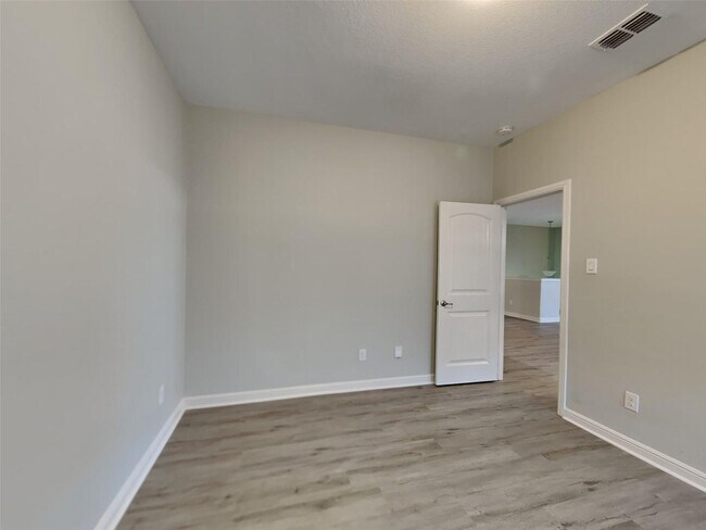 Building Photo - 5BR/4BA | Updated Single Family Home | 2-Car Garage | Gated backyard