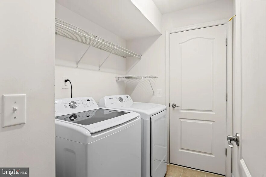 Building Photo - 15240 Torbay Way