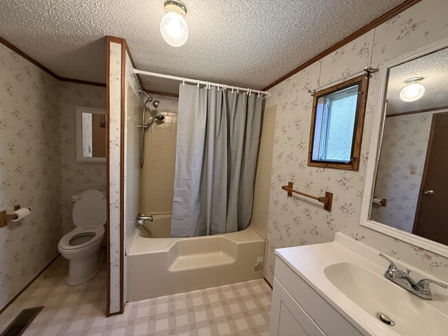 Building Photo - 147 Hiatt Ln