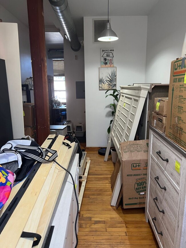 Building Photo - Downtown Bridgeport 1-Bed, 2-Bath with All...