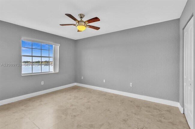 Building Photo - 2811 N Oakland Forest Dr