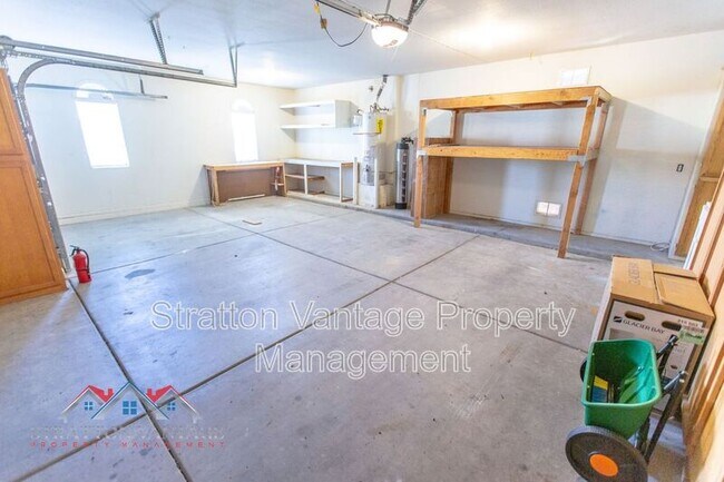 Building Photo - 16627 W McKinley St