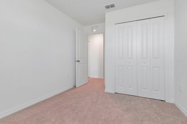 Building Photo - Brand-New 3BR/2.5BA Townhome in Lakewood Ranch — Internet, Trash & Lawn Care Included
