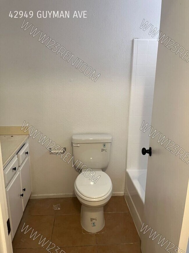 Building Photo - 42949 Guyman Ave