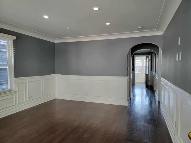 Building Photo - 4014 N Octavia Ave