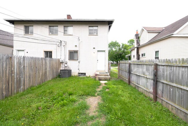 Building Photo - 2965-2967 McGuffey Rd