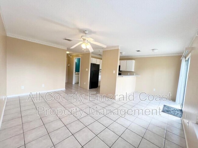 Building Photo - 34 Harbeson Ave NE