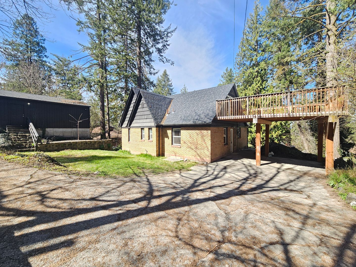 Building Photo - 1922 E 18th Ave