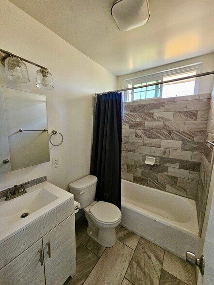 Building Photo - 1349 W 35th St