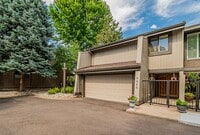 Building Photo - 9866 E Maplewood Cir
