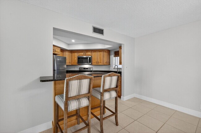 Building Photo - 246 Seabreeze Cir