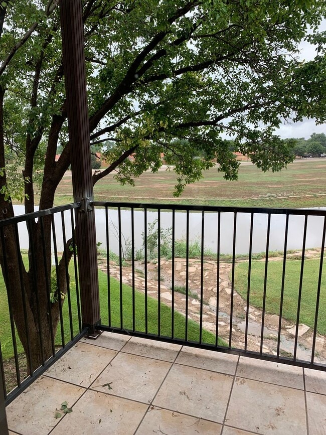 Building Photo - 1028 Mockingbird Ln