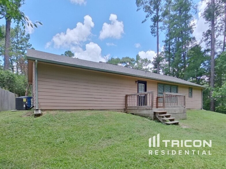 Building Photo - 10774 Royal York Dr