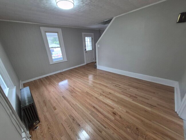 Building Photo - 69 Broad St