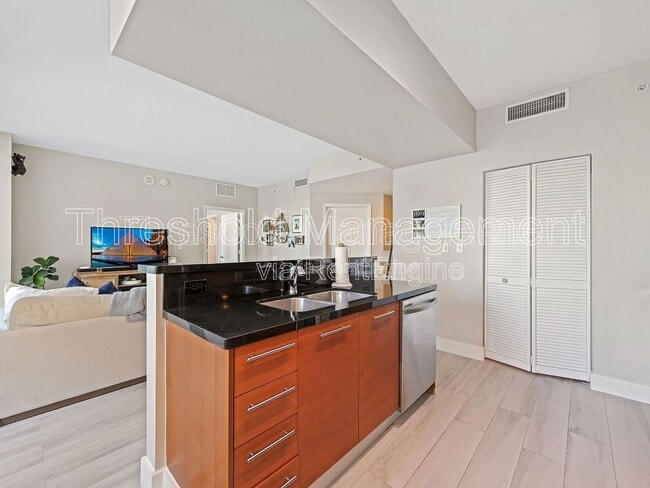 Building Photo - 253 NE 2nd St