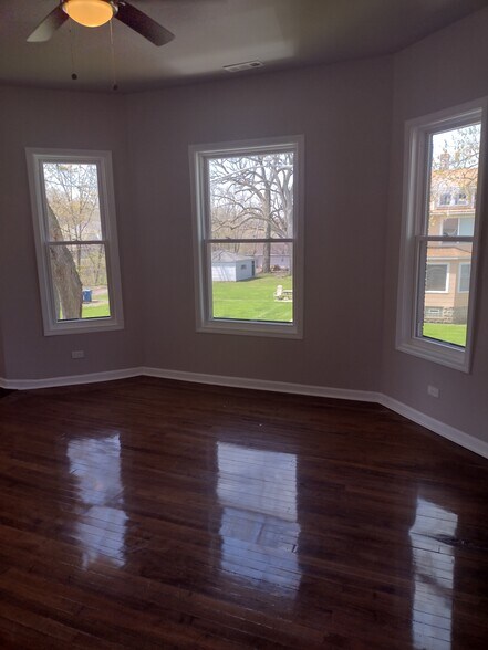 Building Photo - 48 W 21st St