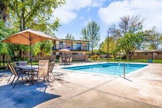 Building Photo - Garden Club Apartments