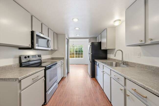 Building Photo - 13002 Harrison Dr