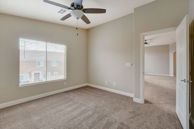 Building Photo - 2 BR Aliante Townhome with Attached Garage...