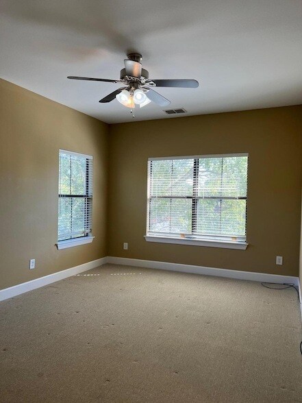 Building Photo - 38 Haven Cir