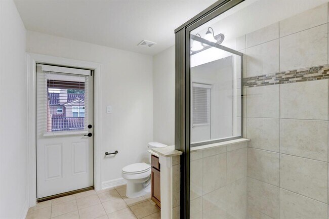 Building Photo - 7 Laurelwood Dr