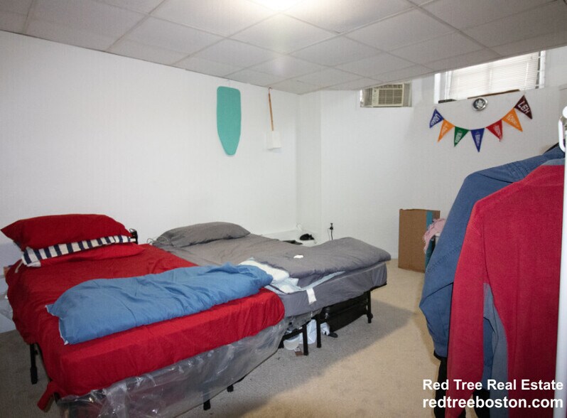 Building Photo - 238 Hemenway St