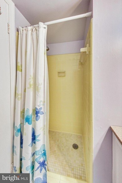 Building Photo - 806 Hope Ct
