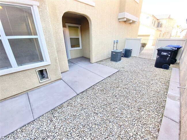 Building Photo - 8569 Rhamus Ct