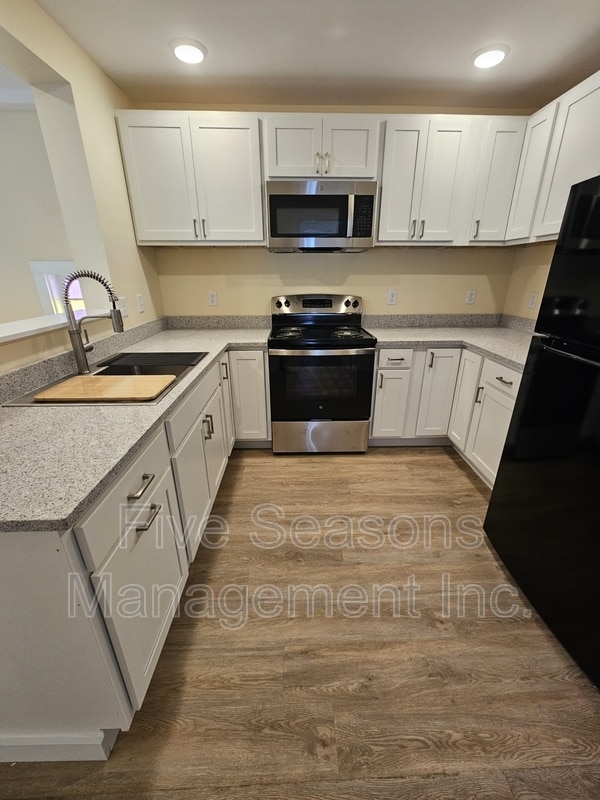 Building Photo - 48 Greene St